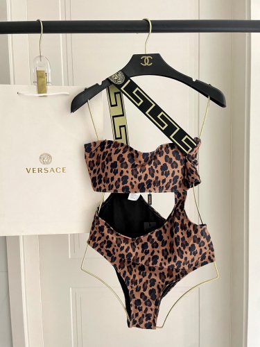 Versace one-piece swimsuit suitable for swimsuits in various scenarios &acirc;�� Beach swimming_864
