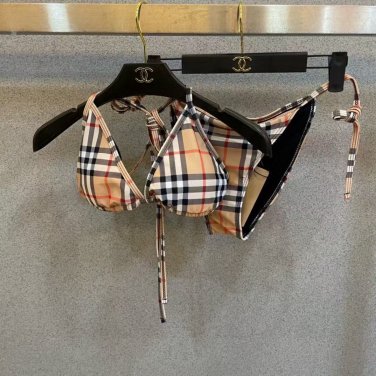 70 Burberry's new bikini is a swimsuit suitable for various scenes &acirc;�� Beach swimming pools, hot sp
