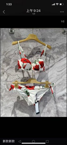 80 DG's new one-piece swimsuit with letter print is really super beautiful and suitable for various