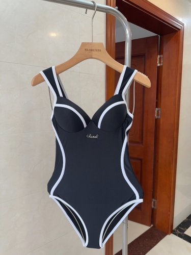 Chanel swimsuit, the actual product is too beautiful to capture its beauty. Whoever we_1142