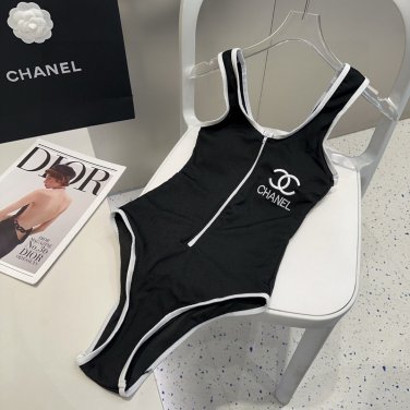 Chanel swimsuits, the actual product is really beautiful! Can't capture its beauty, who_1018