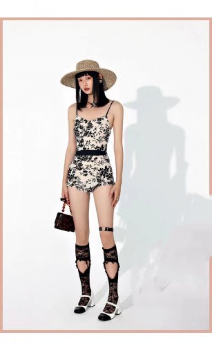 Chanel's new one-piece swimsuit is a goddess level swimsuit suitable for various scenes &acirc;�� Beac_385