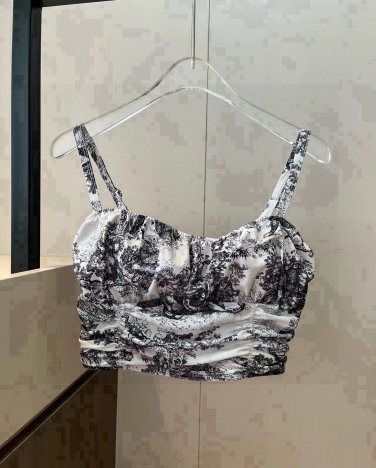 Dior one-piece swimsuit highly recommended! The super stylish pattern is selected from the sup