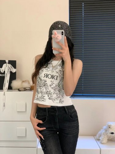 Dior vest, super explosive when worn alone with a jacketOne size fits all_205