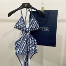 Dior's new sexy one-piece swimsuit by Zhou Yangqing is suitable for various occasions as a swimsu
