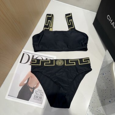 entyVersace swimsuit, slim and beautiful on top! Wearing very stylish SML