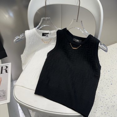 Fendi vest, super explosive when worn alone with a jacketOne size fits all_831
