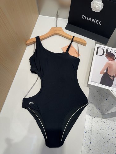 Miumiu swimsuit, the actual product is really beautiful! Can't capture its beauty, whoe_526