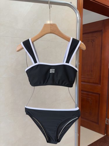 Miumiu swimsuit, the actual product is really beautiful! Can't capture its beauty, whoever w
