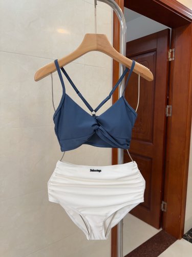 Parisian Maison's new swimsuit is a must-have for fashionable trendsetters! The actual produ_696