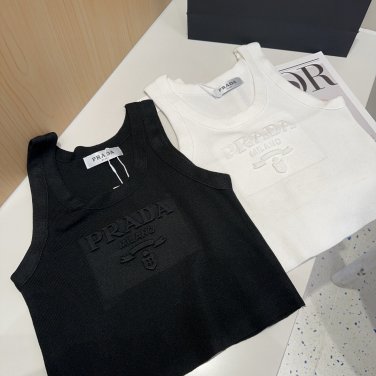 Prada vest, super explosive when worn alone with a jacketOne size fits all_1056