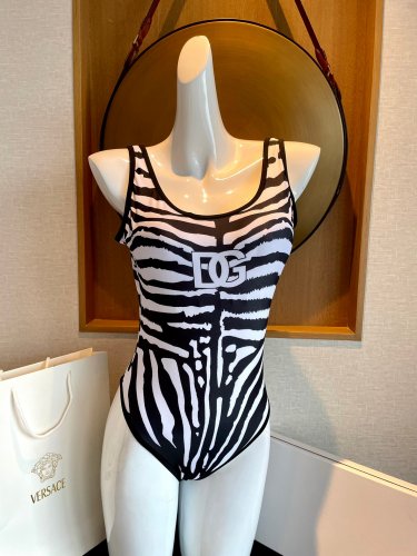 the new one-piece swimsuit with 80 DG stripes suitable for swimsuits in various scenarios &acirc;�� Be