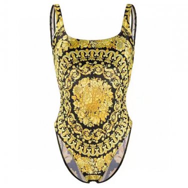 Versace swimsuit is a simple and atmospheric swimsuit suitable for various scenes &acirc;�� Beach swim