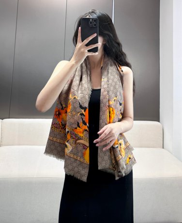 &iuml;&frac14;� Gucci's classic double-G logo paired with floral elements exudes a temperament tha_2847