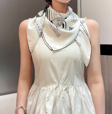 . Chanel releases another new modelDesigned with various brand logo patterns in a dou_4778