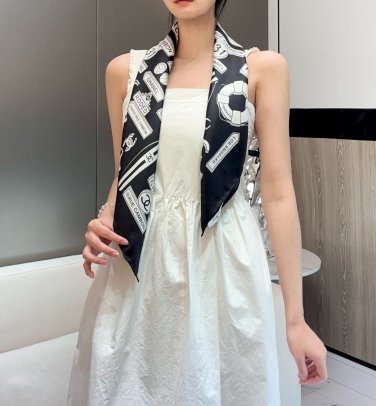 . Chanel releases another new modelDesigned with various brand logo patterns in a dou_6289