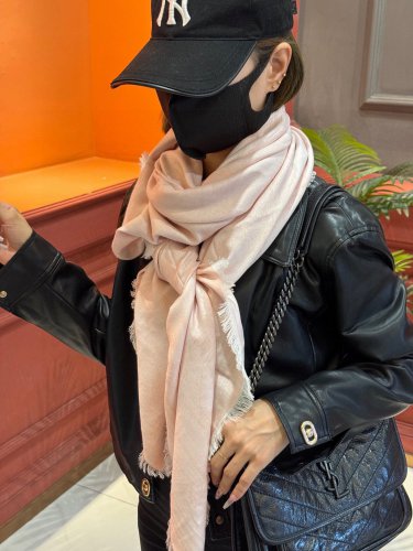 0 Alexander McQueen features a unique patchwork pattern scarf. Kashmir cashmere has a s