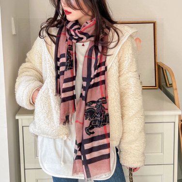 0 Burberry adopts the classic original horse logo craftsmanship and pure customer suppl