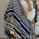 0 cashmere scarf has a more fashionable twist! This Dior double-sided shawl is super hi_5970