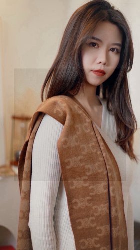 0 Light Color 02TF &Acirc;&middot; Wearing Image