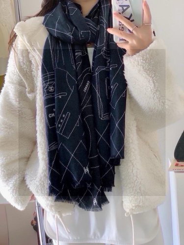 0 new cashmere shawl long scarf! Highly recommend the price is super beautiful! More be