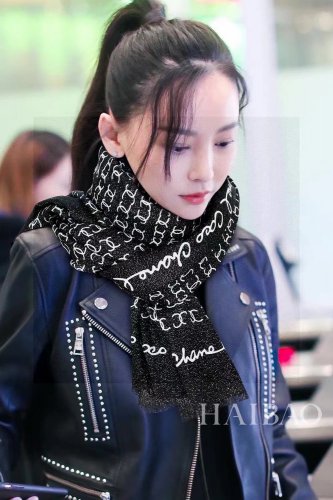 0 will launch a new scarf that shines brightly. The new customer supplied silver thread_2553
