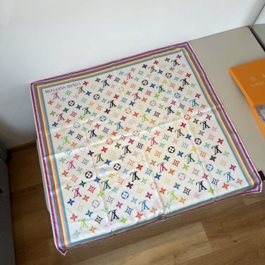 0Lv square scarf, thirteen color Monogram print, hand rolled twill silk material, ful