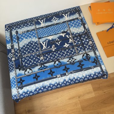 0Original Lv square scarf, gradient Monogram print, hand rolled twill silk material,_3277