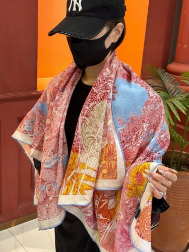 5 Hermes AutumnWinter Pairing Tool Top Double sided Same color Edition Silk Cashmere S_2143