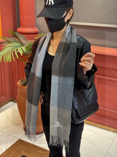5 Highly Recommended Burberry New Product - Couple's Cashmere Scarf. The premium cashme_1603