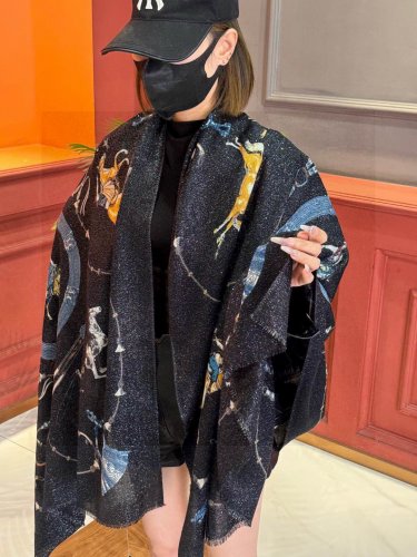 5 new scarf that glows and shines is highly recommended for its top-notch craftsmanship_2054