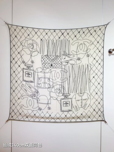 5 RCC2552Double sided same color 140x140cm 70% cashmere 30% silkChanel's_571