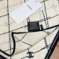 5 RCC2552Double sided same color 140x140cm 70% cashmere 30% silkChanel's_571
