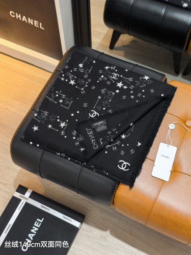 5 RCC2560Double sided same color 140x140cm 70% cashmere 30% silkChanel's_283