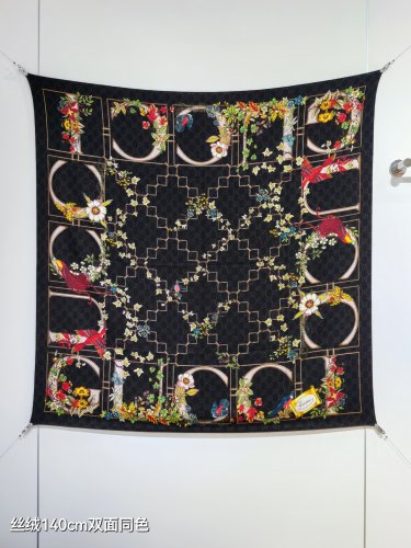 5 RGC2514Double sided same color 140x140cm 70% cashmere 30% silkGucci's