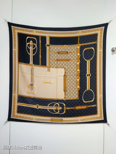 5 RGC2516Double sided same color 140x140cm 70% cashmere 30% silkGucci's
