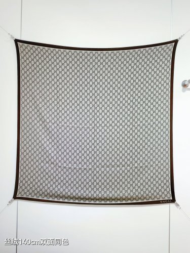 5 RGC2517Double sided same color 140x140cm 70% cashmere 30% silkGucci's_288