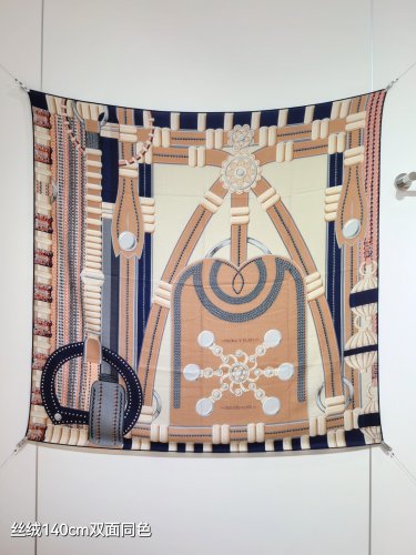 5 RHMS2556Double sided same color 140x140cm 70% cashmere 30% silkHermes' Silver Fl_1612
