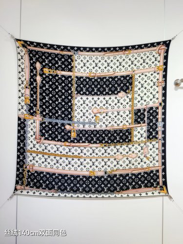 5 RLV2543Double sided same color 140x140cm 70% cashmere 30% silkLV&atilde;��Monogram Confi_4547
