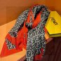 5 will glow and shine with a scarf from Fendi~It goes without saying that this style is