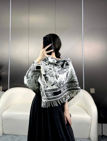 185 (Animal Square Scarf) is a highly recommended authentic CD animal printed large square