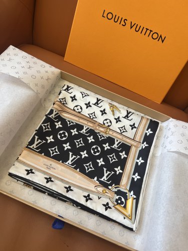 5220 Donkey Home  Chain Square TowelSize 90x90cm 100% silk 18mm original fabricSu
