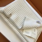 ails of the beige scarf!