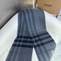 Burberry's popular new high-end men's scarf features a classic warhorse plaid pattern_3339