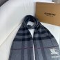 Burberry's popular new high-end men's scarf features a classic warhorse plaid pattern_3339