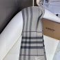 Burberry's popular new high-end men's scarf features a classic warhorse plaid pattern_3340