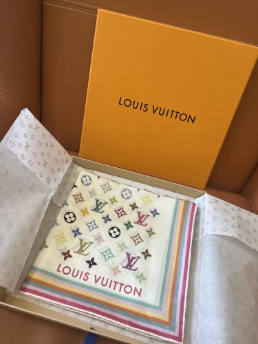 ce &iuml;&iquest;&yen; 275 (excluding packaging)The LV x TM Monogram Multicolor handkerchief is a col