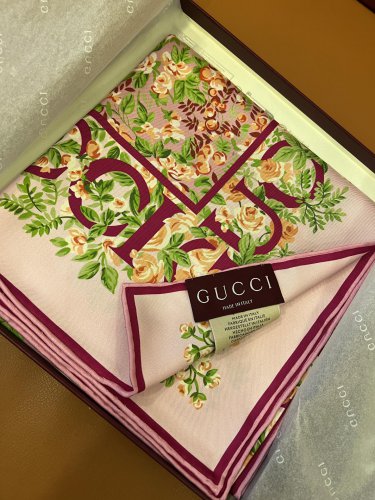 ce &iuml;&iquest;&yen; 315 (Comes with a complete set of luxury packaging)Latest 'Double G Flower Sca
