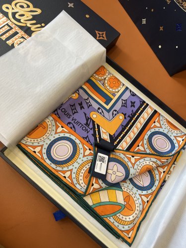 ce &iuml;&iquest;&yen; 365 (Comes with a full set of luxury packaging)High end customized silk handke