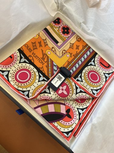 ce &iuml;&iquest;&yen; 365 (Comes with a full set of luxury packaging)High end customized silk handke_448